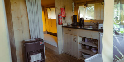 camping_de_bosrand_boswachterstent_interieur-10